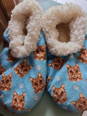 Comfies Plush Cat-Print Warm Slipper Socks